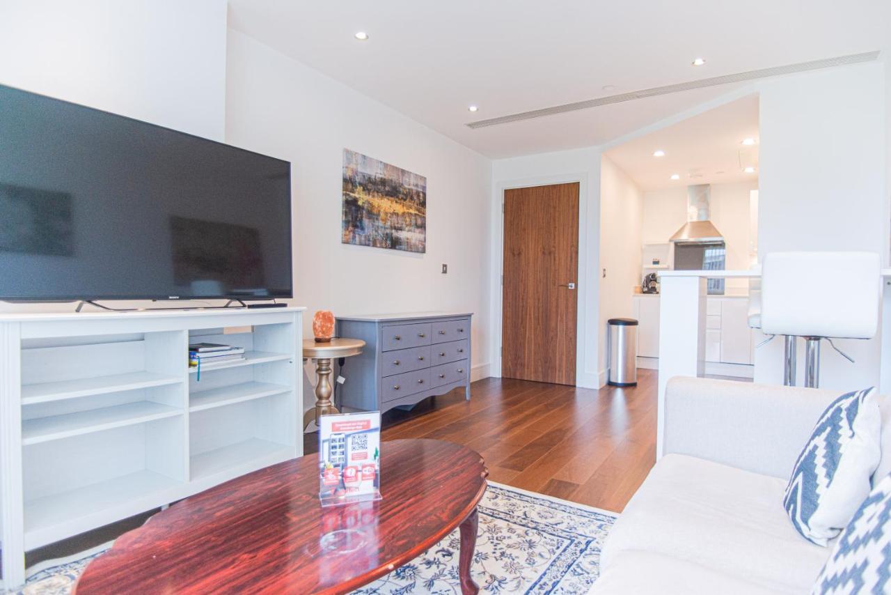 Stunning 1-bed In Lincoln Plaza Appartamento