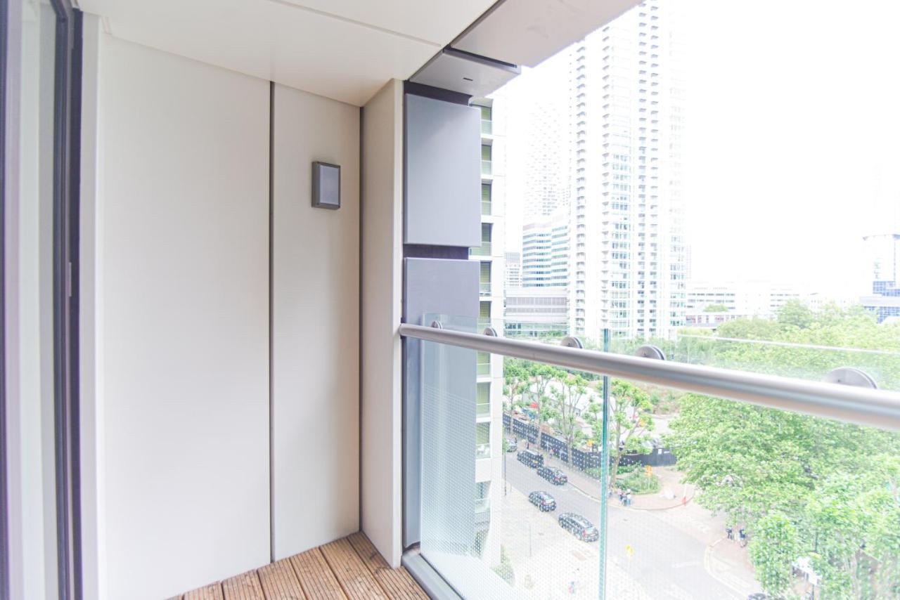 Stunning 1-bed In Lincoln Plaza Appartamento Londra