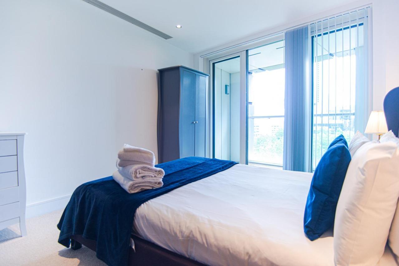 Stunning 1-bed In Lincoln Plaza Appartamento Londra